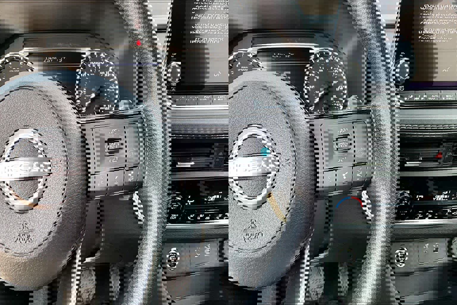 Used 2023 Nissan Rogue SV image 24