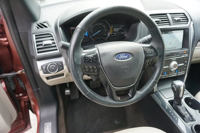 Certified 2018 Ford Explorer Limited FWD image 11