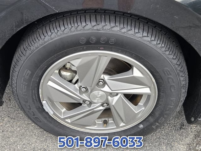 Used 2026 Hyundai Elantra SE FWD image 16