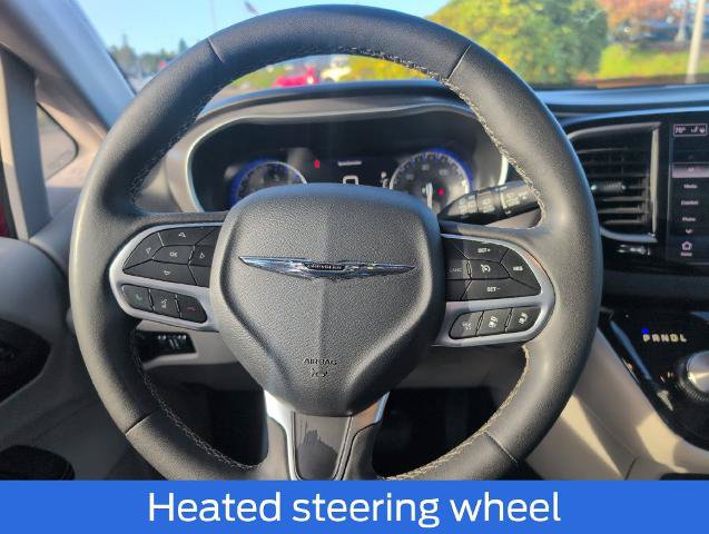 Used 2024 Chrysler Pacifica Touring-L FWD image 21