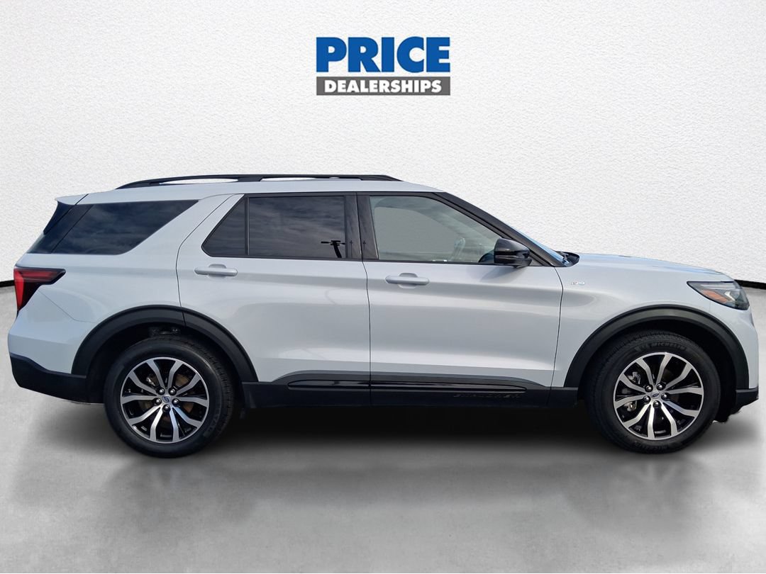 Certified 2026 Ford Explorer ST-Line AWD/4WD image 5