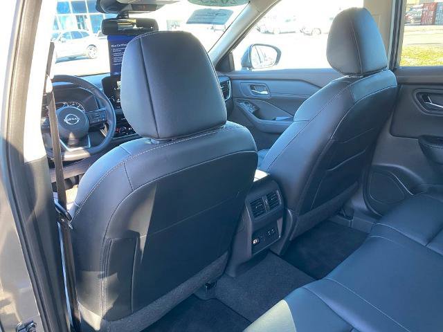 Used 2023 Nissan Rogue SL w/ SL Premium Package image 29