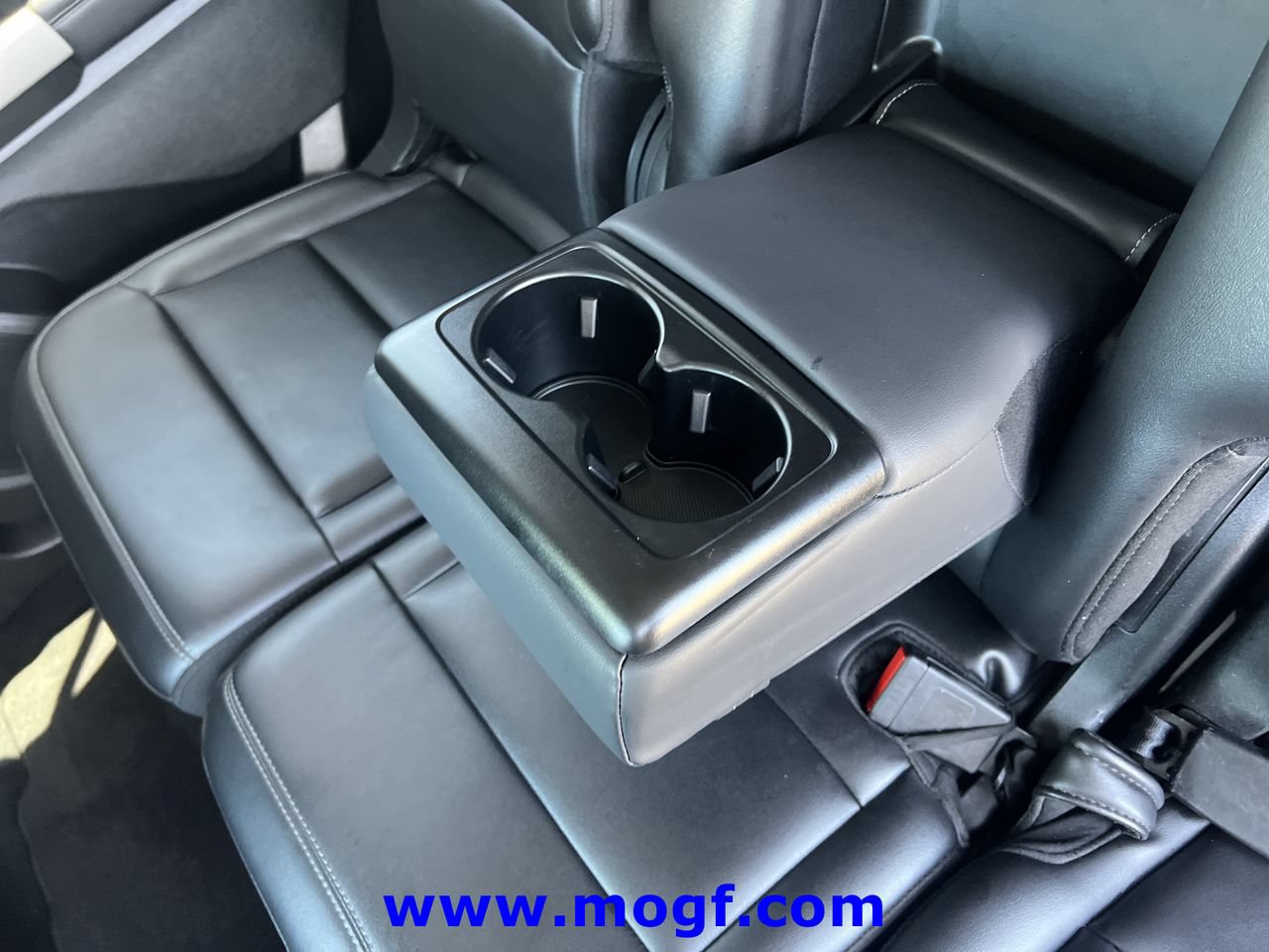 Certified 2023 Ford Explorer XLT w/ Equipment Group 202A RWD image 19
