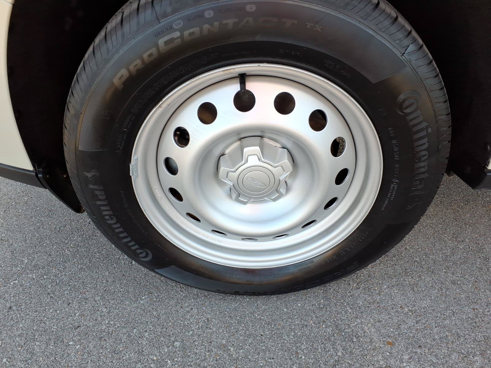Certified 2025 Ford Maverick XL FWD image 9