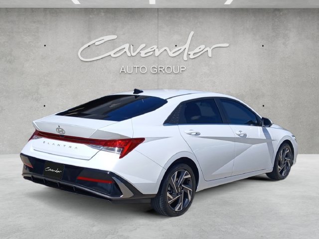 Used 2024 Hyundai Elantra SEL w/ Convenience Package FWD image 17