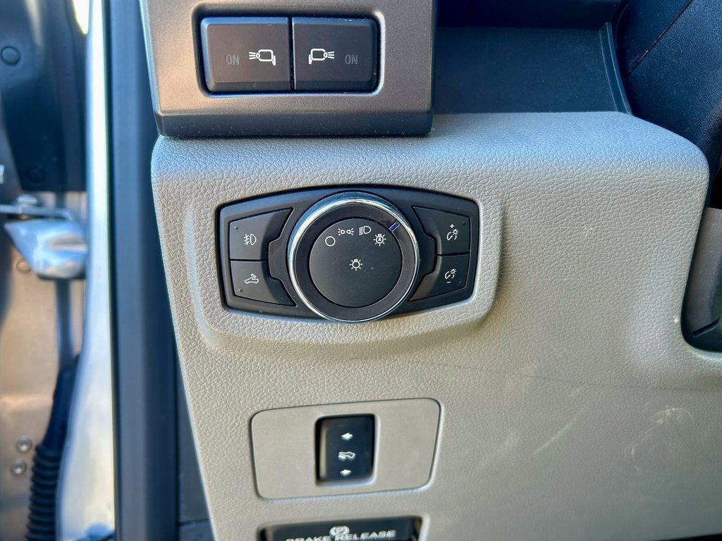 Certified 2018 Ford F350 XLT w/ XLT Premium Package image 11