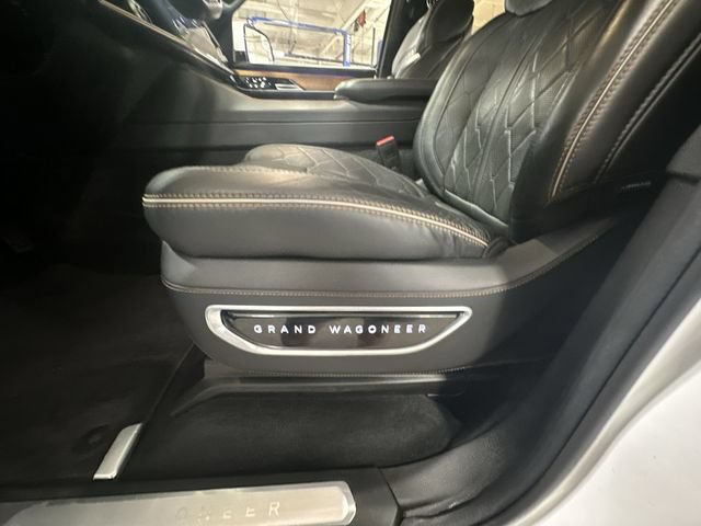 Used 2022 Jeep Grand Wagoneer Series III AWD/4WD image 18
