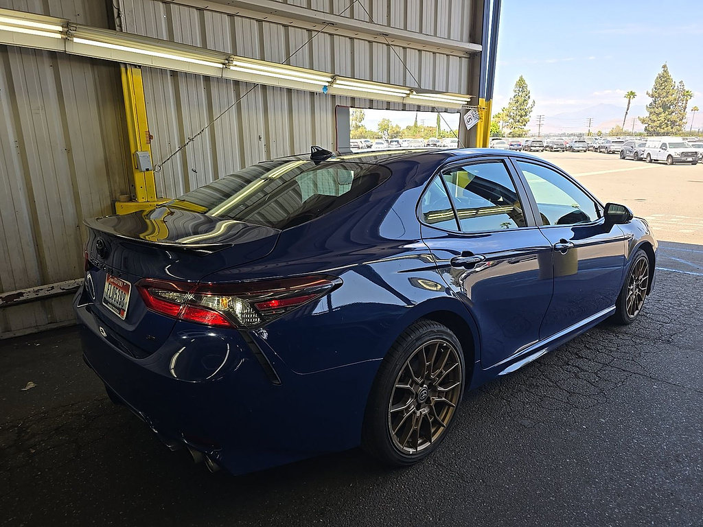 Used 2024 Toyota Camry SE FWD image 4