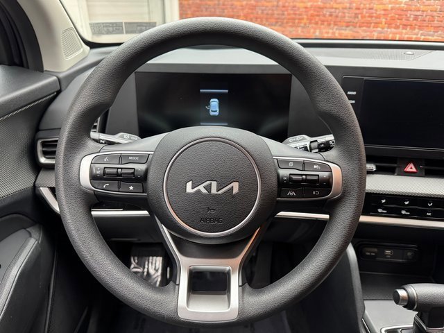 Used 2023 Kia Sportage LX image 15