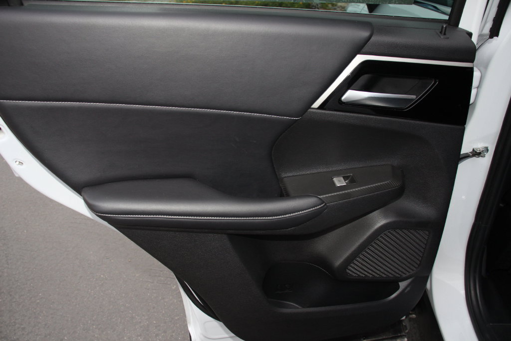 Used 2023 Mitsubishi Outlander Ralliart AWD/4WD image 20