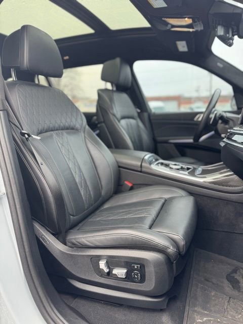 Used 2024 BMW X7 M60i w/ Executive Package image 24