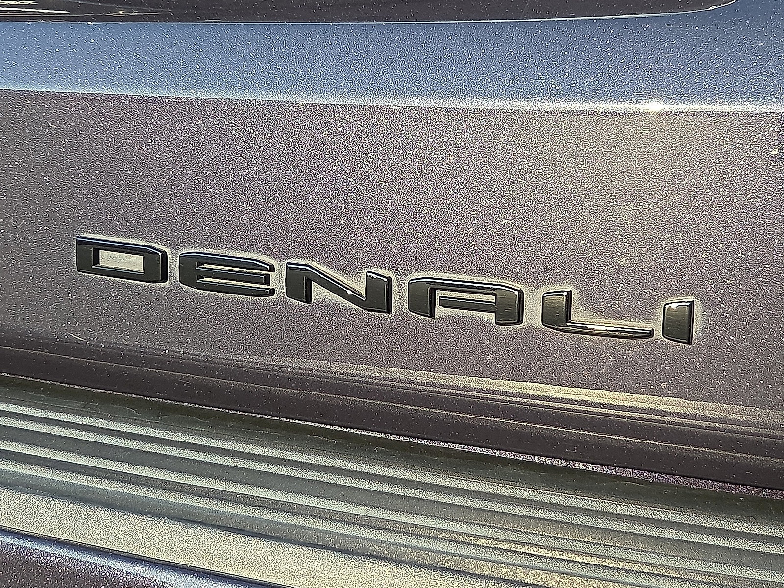 Used 2023 GMC Yukon Denali AWD/4WD image 9