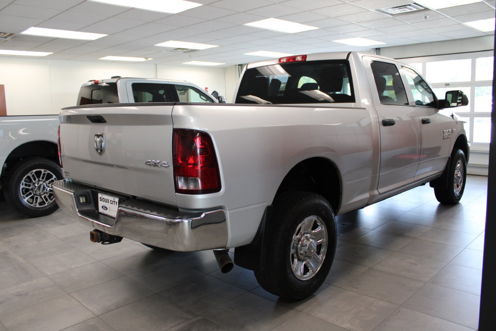 Used 2018 RAM 2500 Tradesman w/ Chrome Appearance Group AWD/4WD image 4
