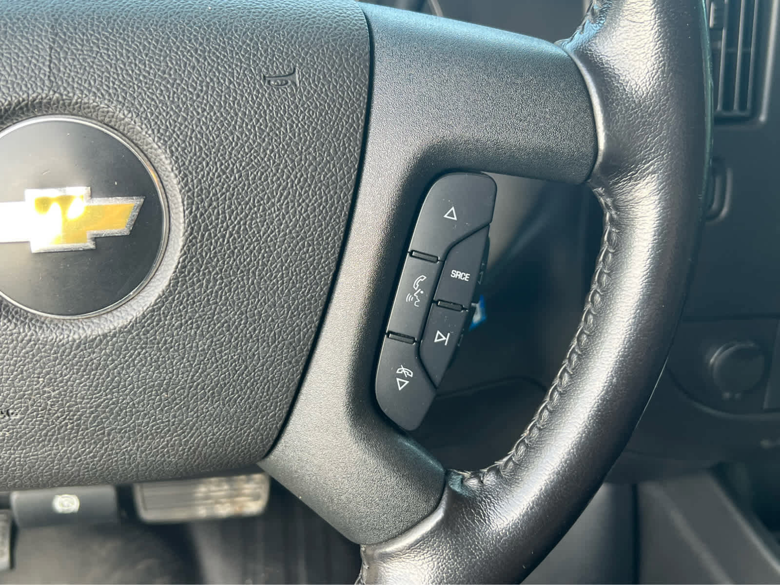 Used 2021 Chevrolet Express 2500 w/ Driver Convenience Package image 29