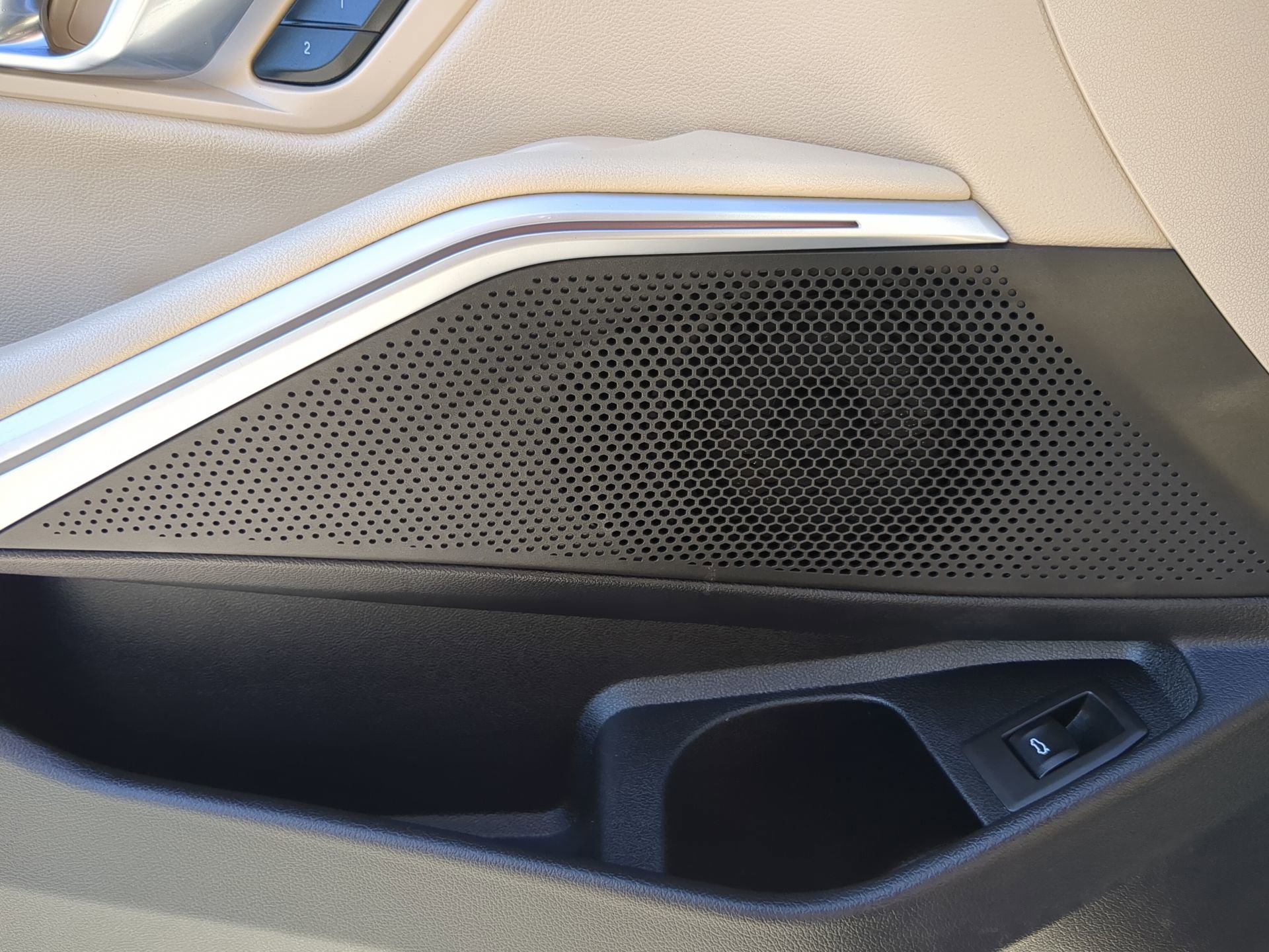 Used 2023 BMW 330i Sedan w/ Driving Assistance Package image 47