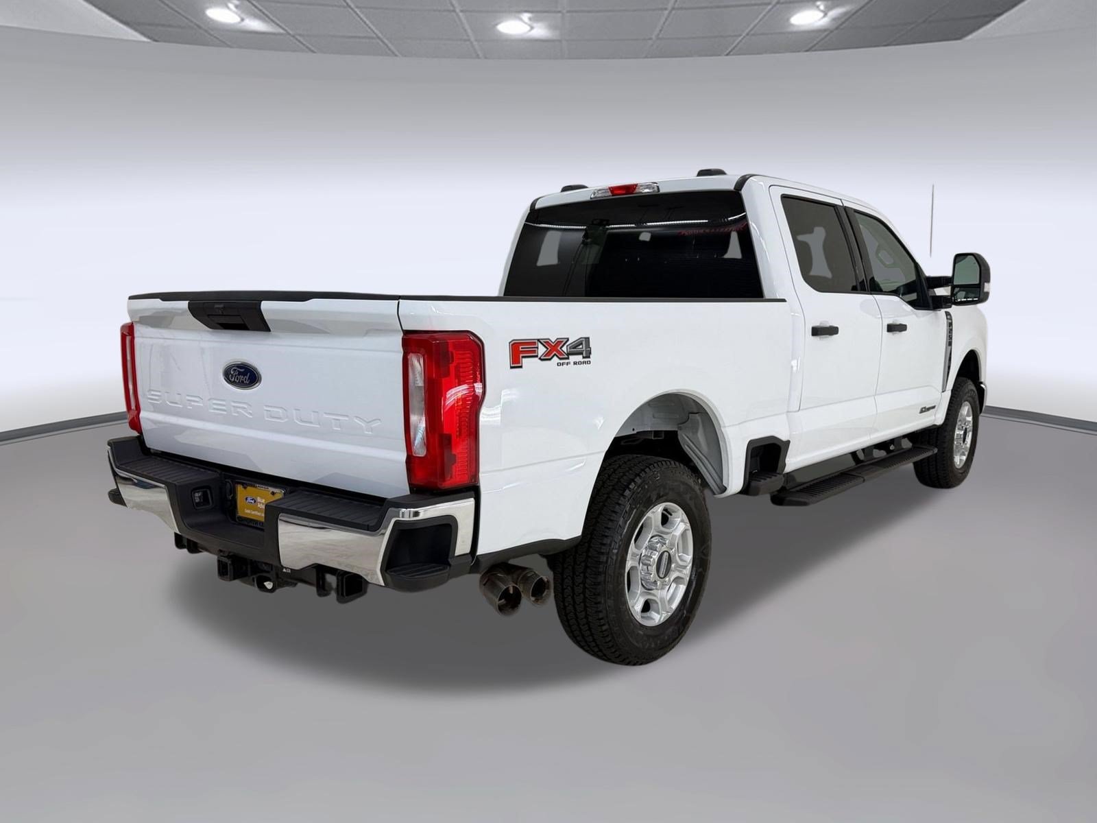 Certified 2025 Ford F250 XLT w/ FX4 Off-Road Package AWD/4WD image 9