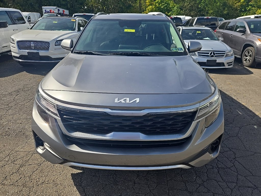 Used 2022 Kia Seltos EX AWD/4WD image 2