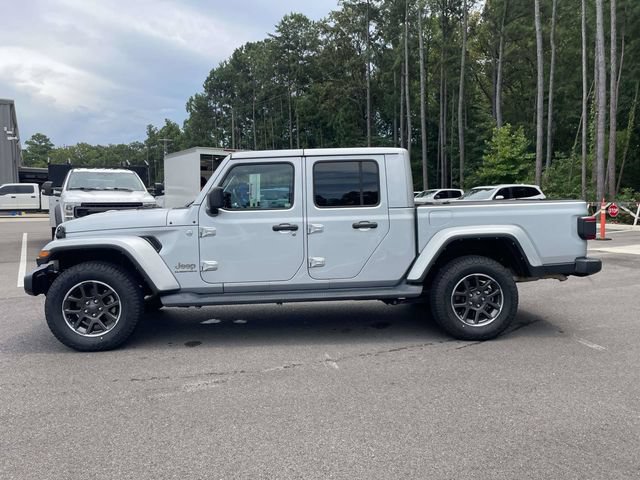 Used 2023 Jeep Gladiator Overland w/ LED Lighting Group AWD/4WD image 34
