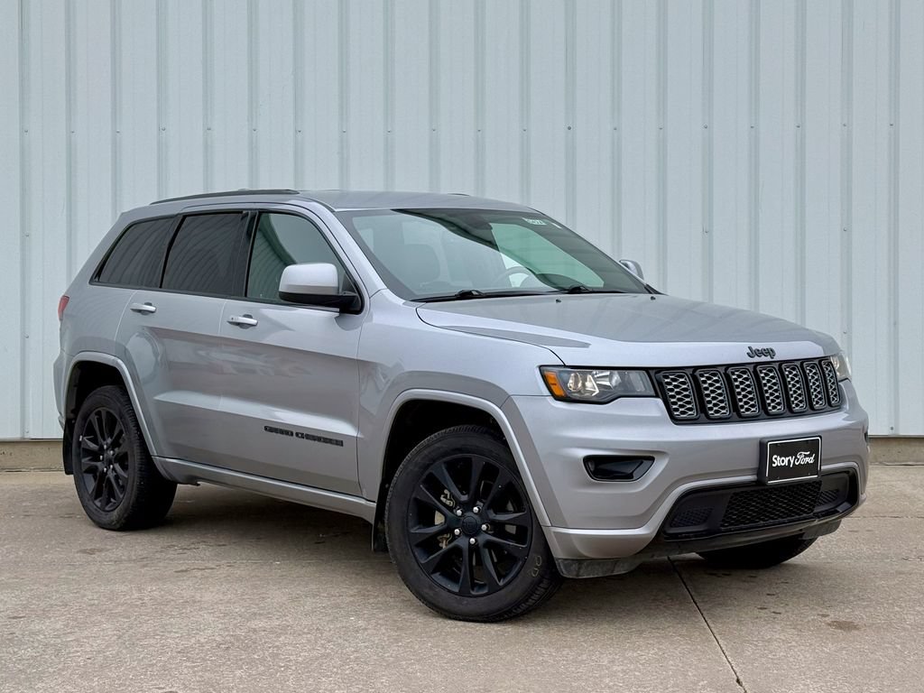 Used 2019 Jeep Grand Cherokee Altitude AWD/4WD image 8