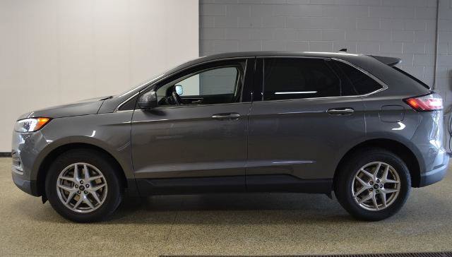 Certified 2024 Ford Edge SEL w/ Convenience Package AWD/4WD image 2