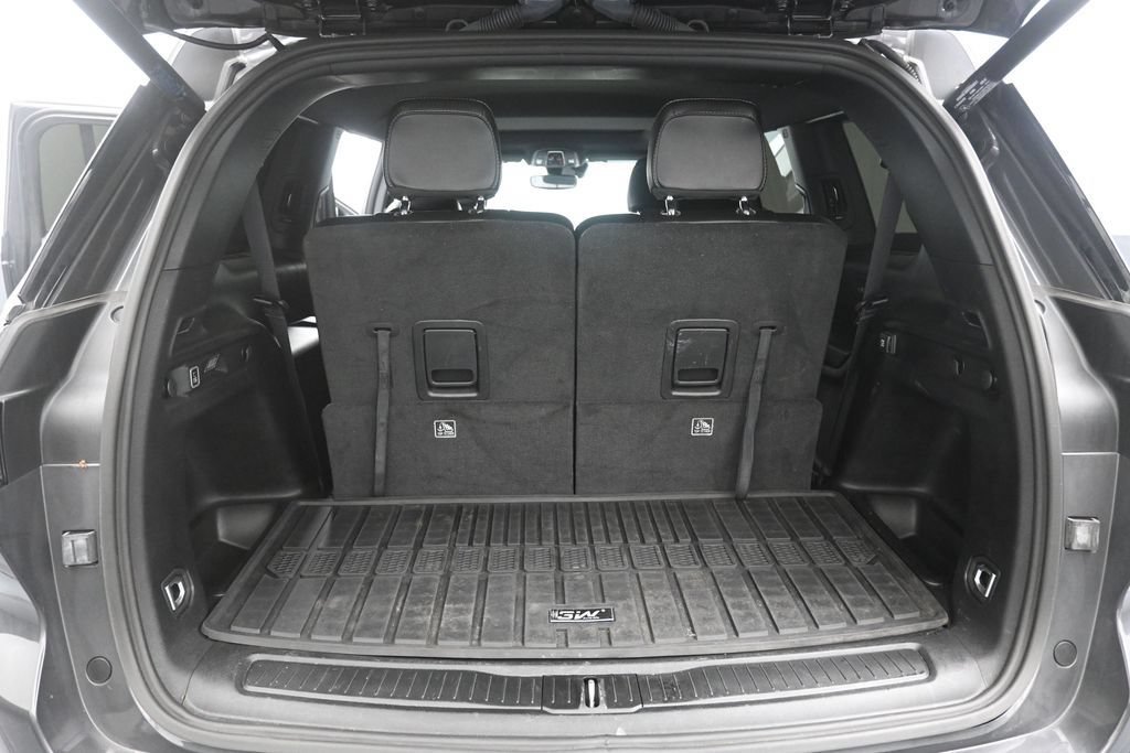 Used 2024 Jeep Grand Cherokee L Altitude RWD image 2
