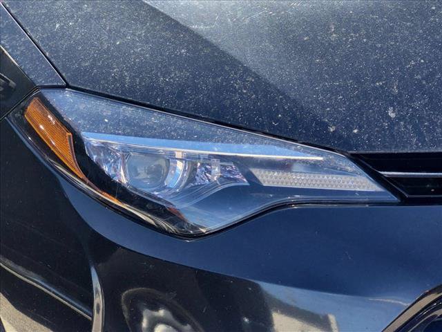 Used 2017 Toyota Corolla LE w/ Carpet Mat Package (TMS) FWD image 4