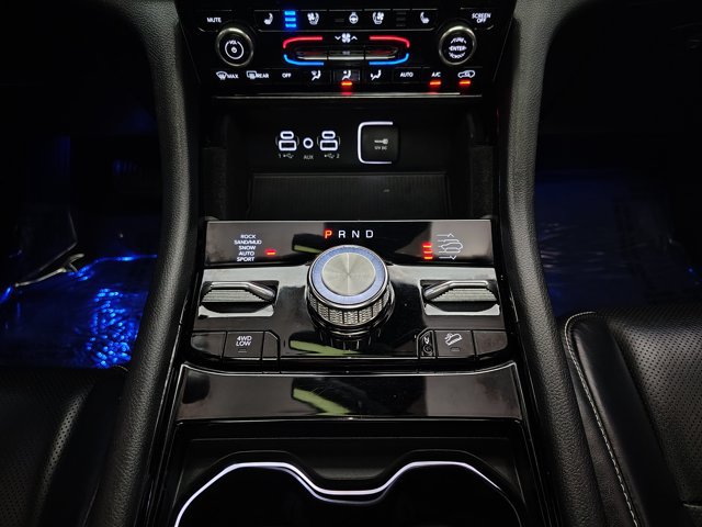 Used 2022 Jeep Grand Cherokee L Overland w/ Luxury Tech Group IV AWD/4WD image 35