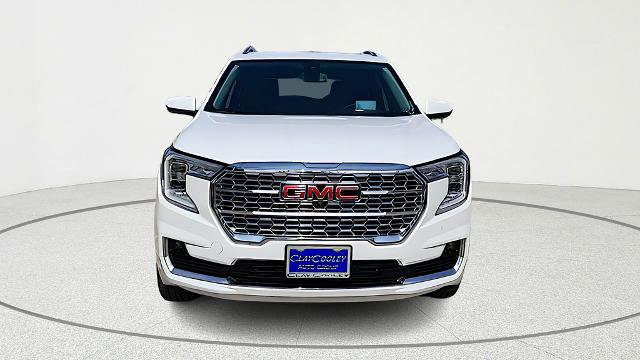 Used 2024 GMC Terrain Denali w/ Denali Premium Package image 3