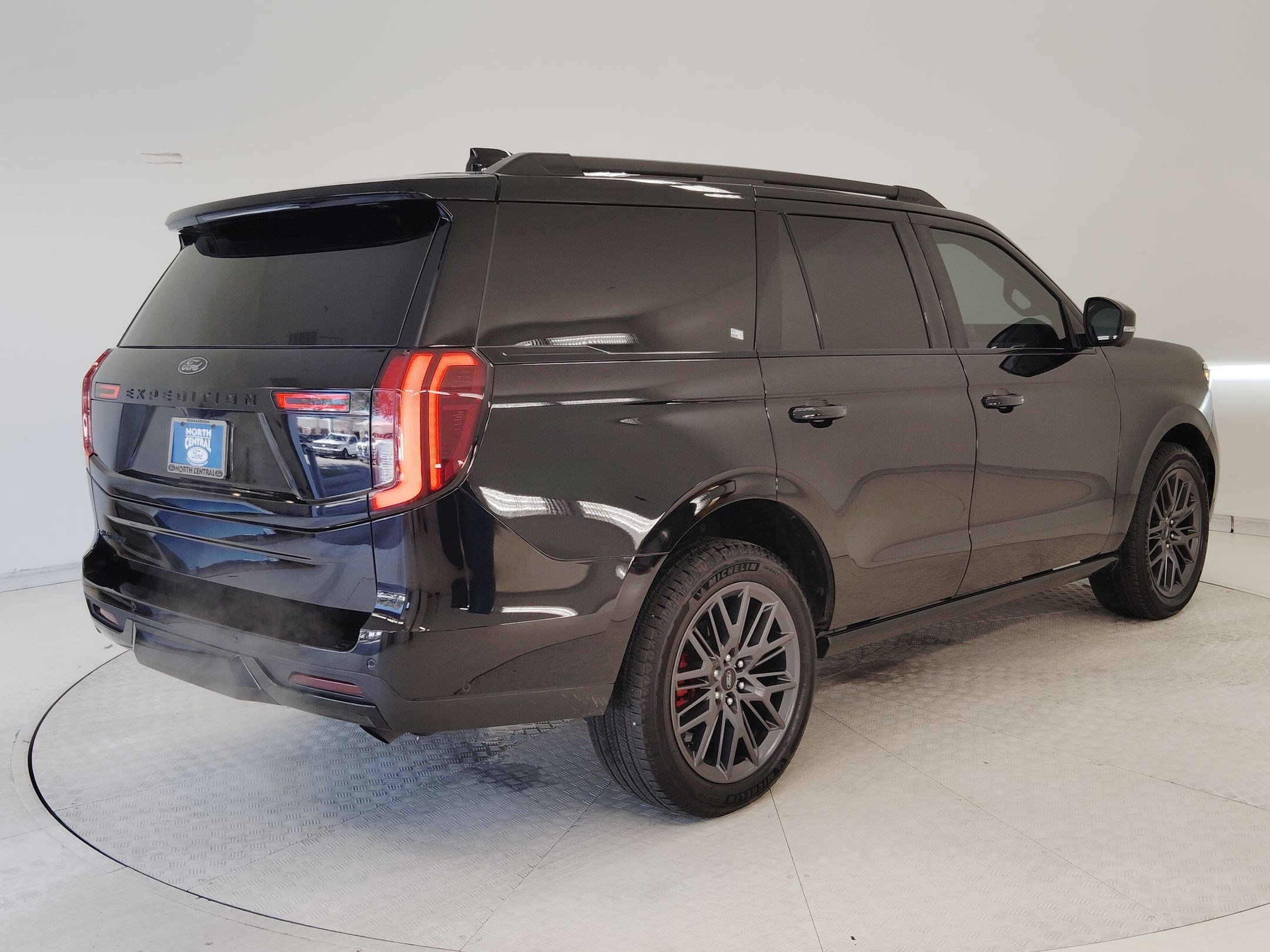 Certified 2025 Ford Expedition Platinum w/ Stealth Performance Package image 6