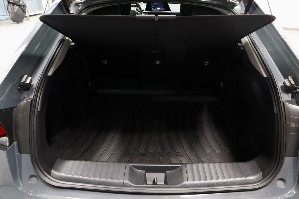 Used 2023 Toyota Prius LE image 13