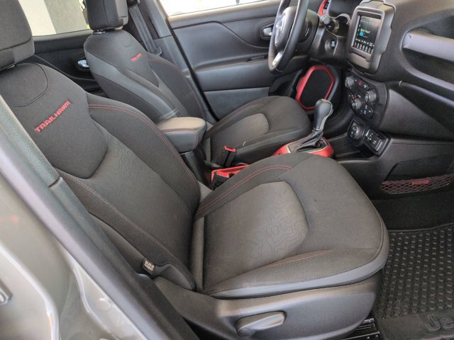 Used 2020 Jeep Renegade Trailhawk w/ Cold Weather Group AWD/4WD image 35