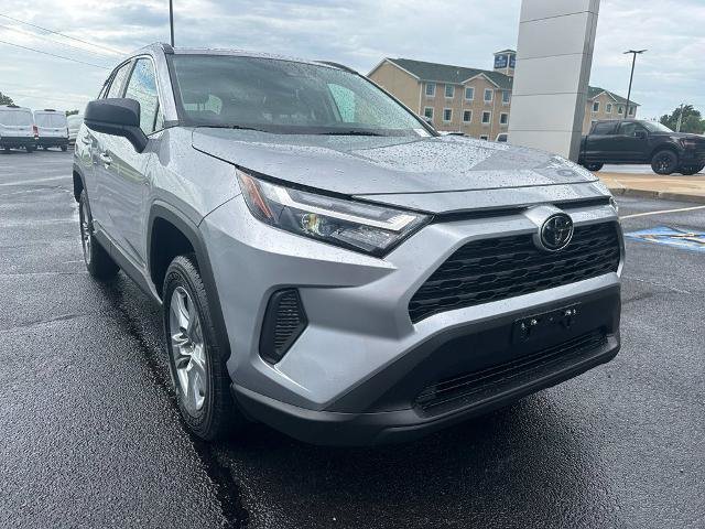 Used 2025 Toyota RAV4 LE AWD/4WD image 2