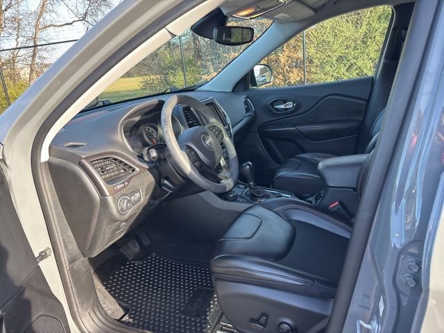 Used 2022 Jeep Cherokee Trailhawk image 13