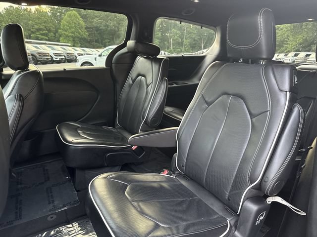 Used 2025 Chrysler Pacifica Limited FWD image 23