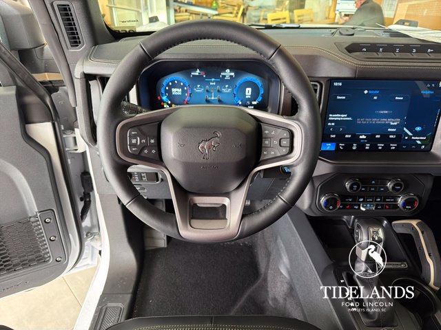 Certified 2025 Ford Bronco Badlands w/ Sasquatch Package AWD/4WD image 17