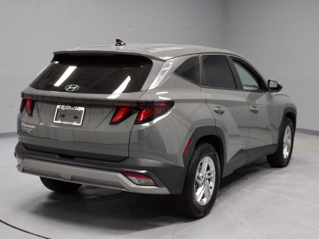 Used 2025 Hyundai Tucson SE FWD image 11