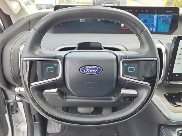 Certified 2025 Ford Expedition Platinum image 29