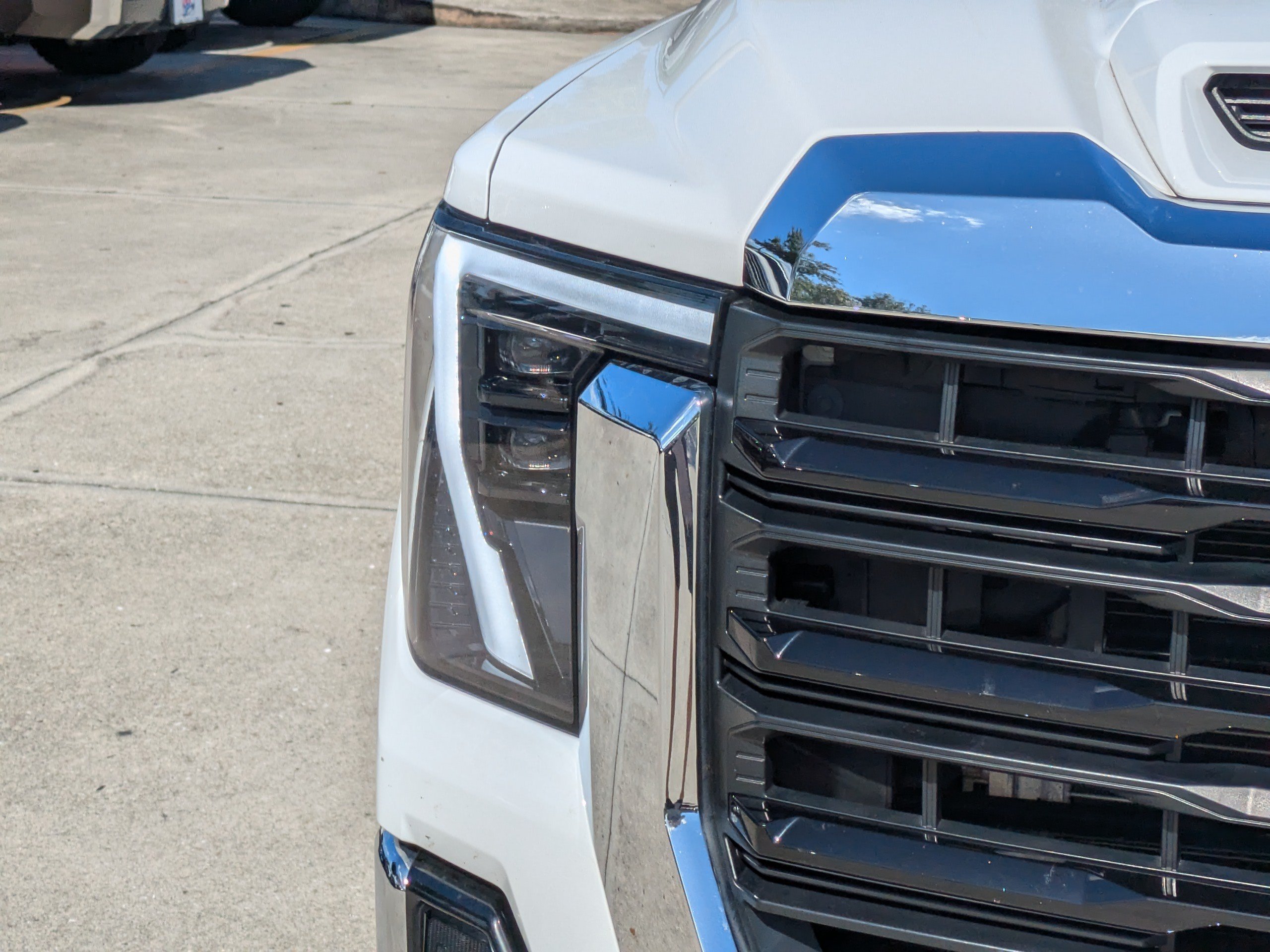 Used 2025 GMC Sierra 2500 Pro w/ 1SA Pro Safety Plus Package AWD/4WD image 10