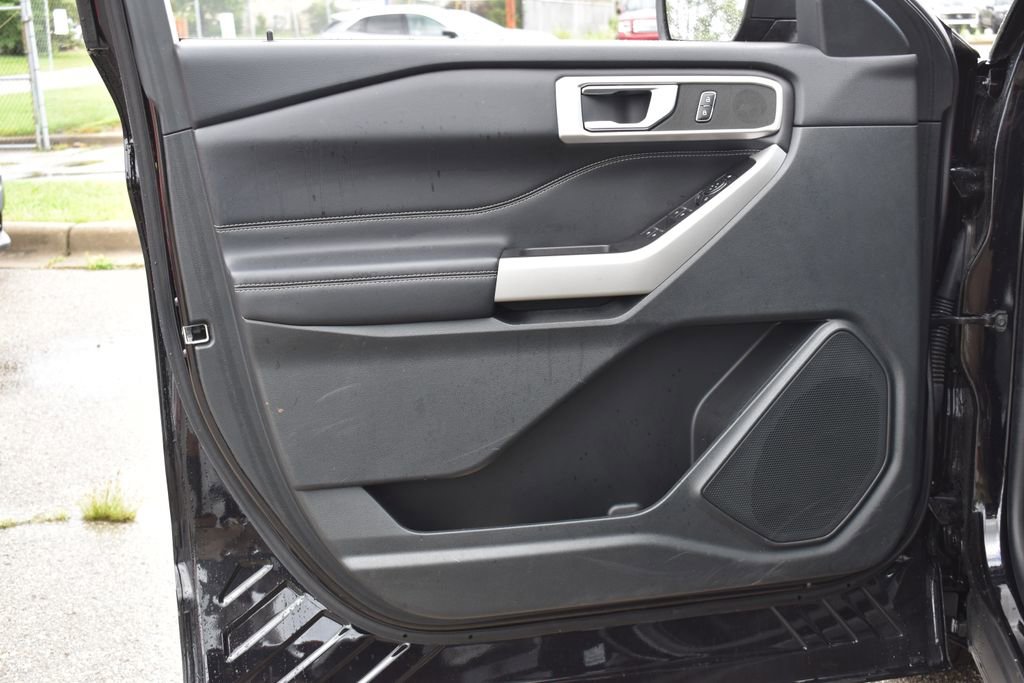 Certified 2024 Ford Explorer XLT AWD/4WD image 9
