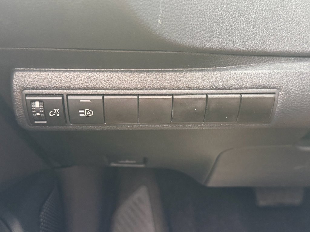 Used 2024 Toyota Corolla LE FWD image 30