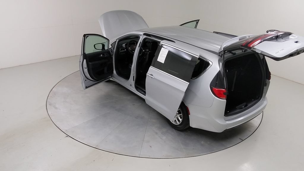 Used 2026 Chrysler Pacifica Select FWD image 50