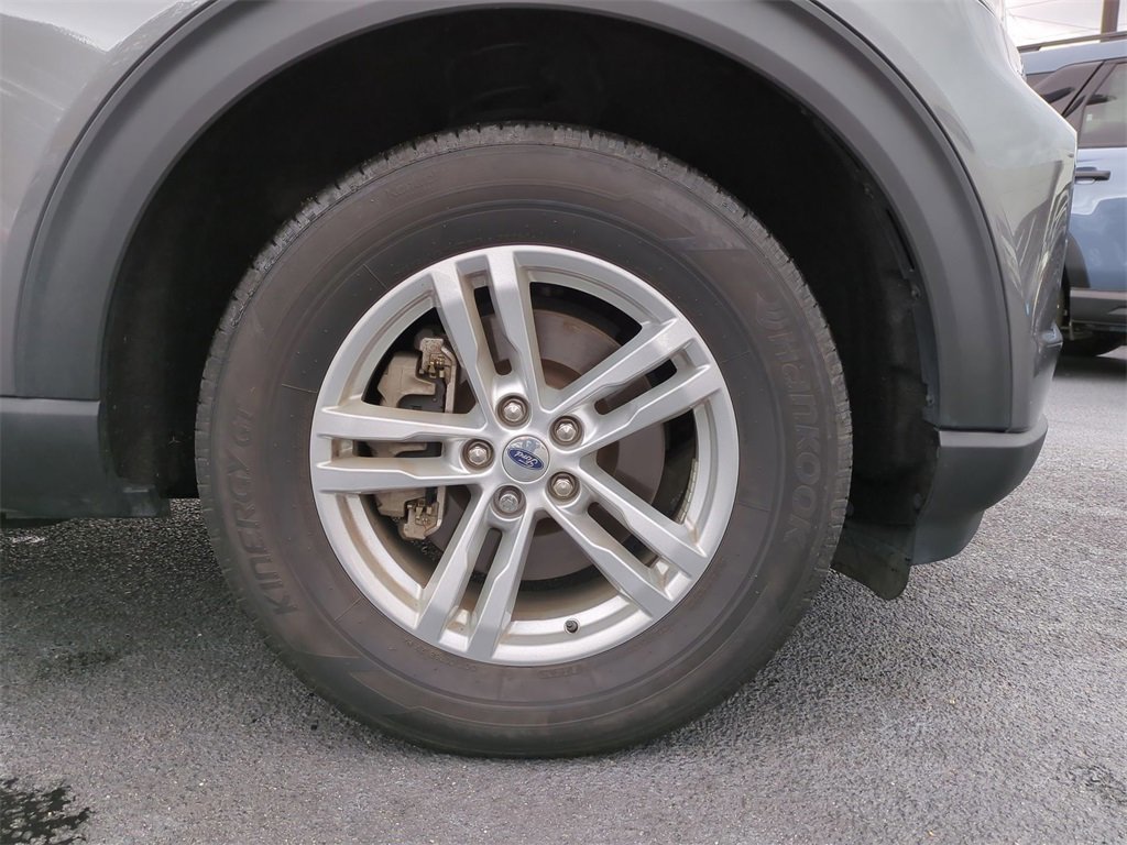 Certified 2022 Ford Explorer XLT w/ Equipment Group 202A image 11