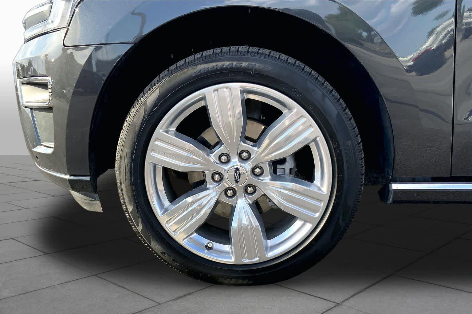 Certified 2023 Ford Expedition Platinum AWD/4WD image 11