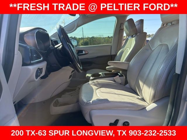 Used 2019 Chrysler Pacifica Touring-L Plus w/ Tire & Wheel Group image 19