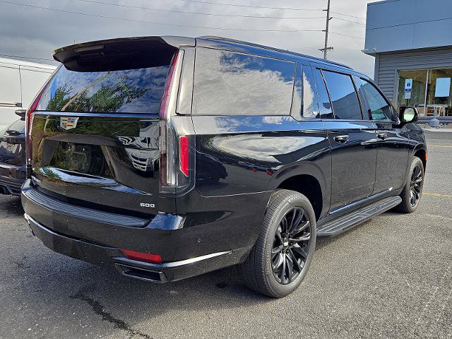 Used 2024 Cadillac Escalade ESV Sport Platinum AWD/4WD image 5