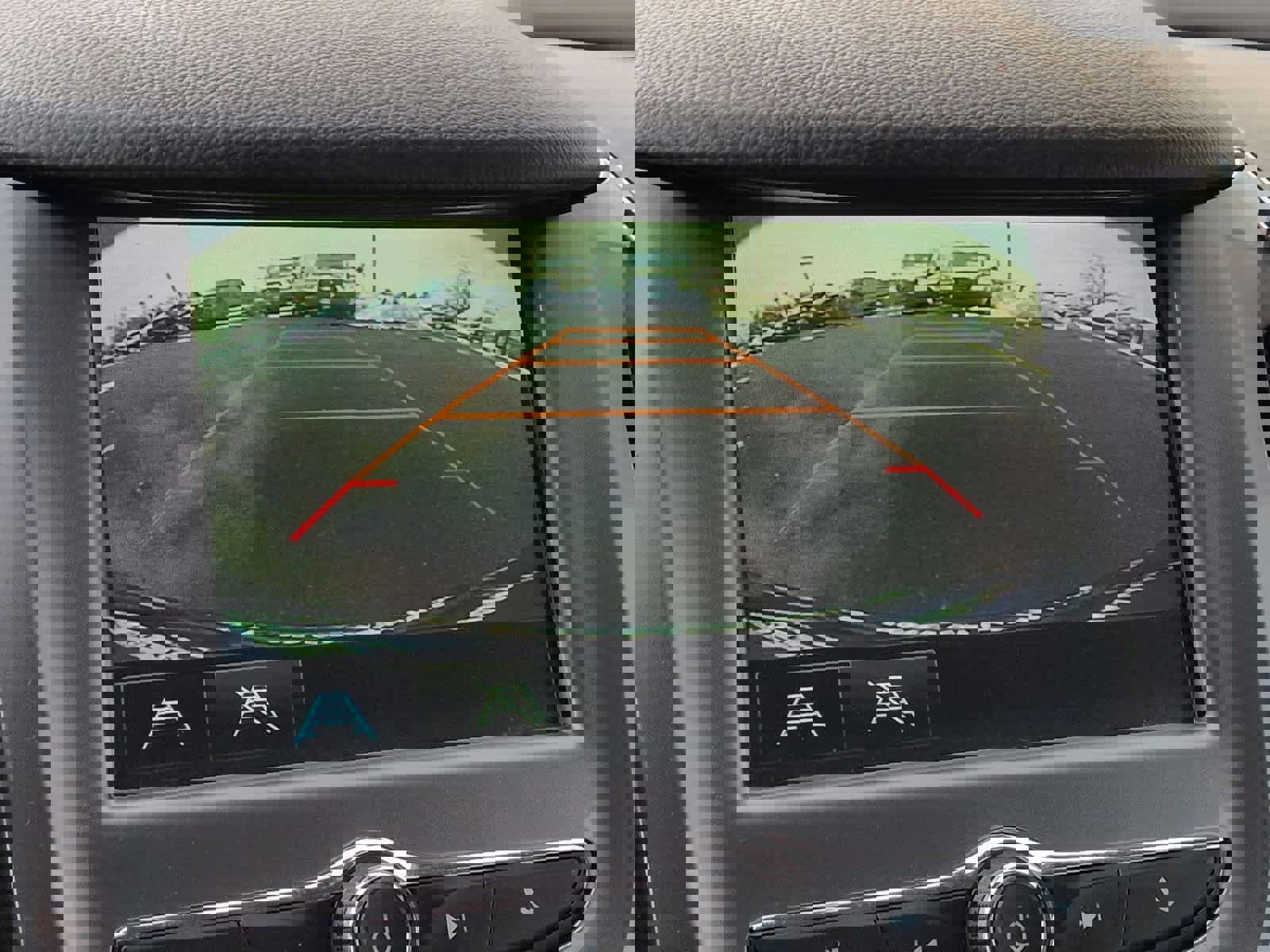 Used 2018 Chevrolet Cruze LT w/ Convenience Package image 29