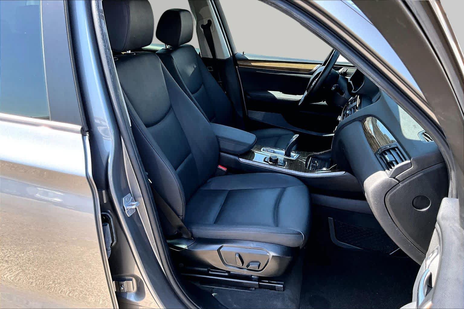 Used 2017 BMW X3 sDrive28i RWD image 8