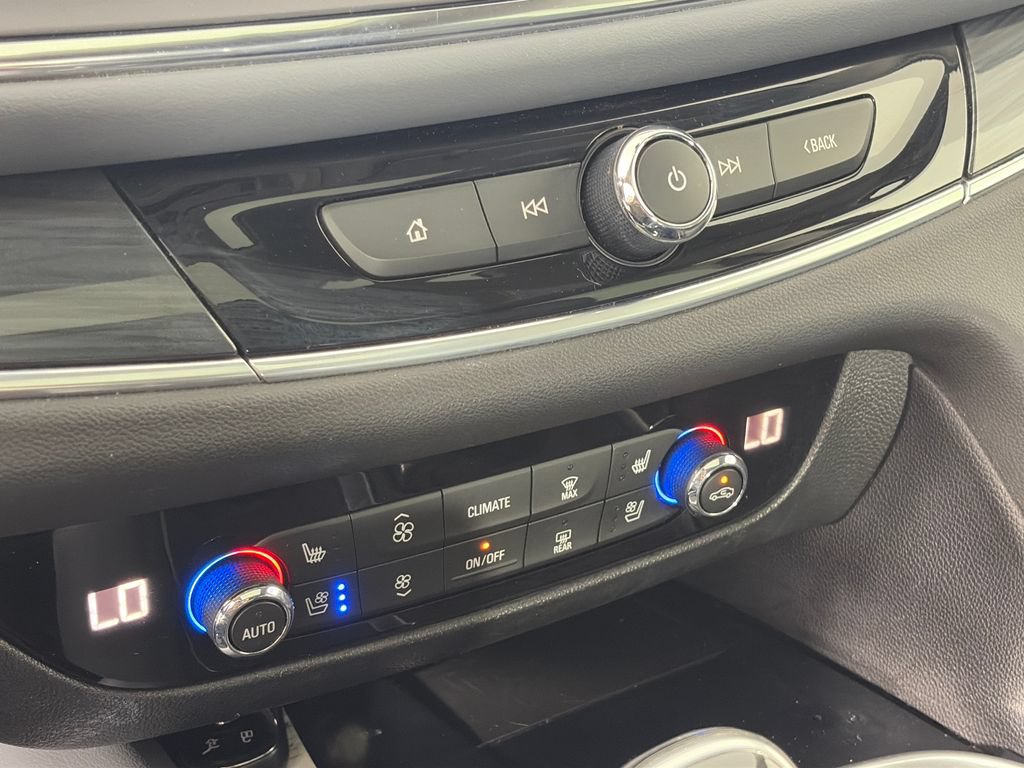Used 2021 Buick Enclave Premium w/ Sun and Sites Package FWD image 21