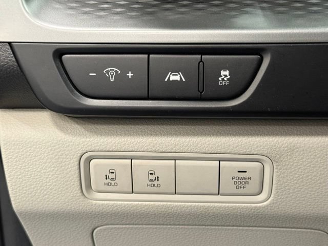 Used 2022 Kia Carnival LX FWD image 15