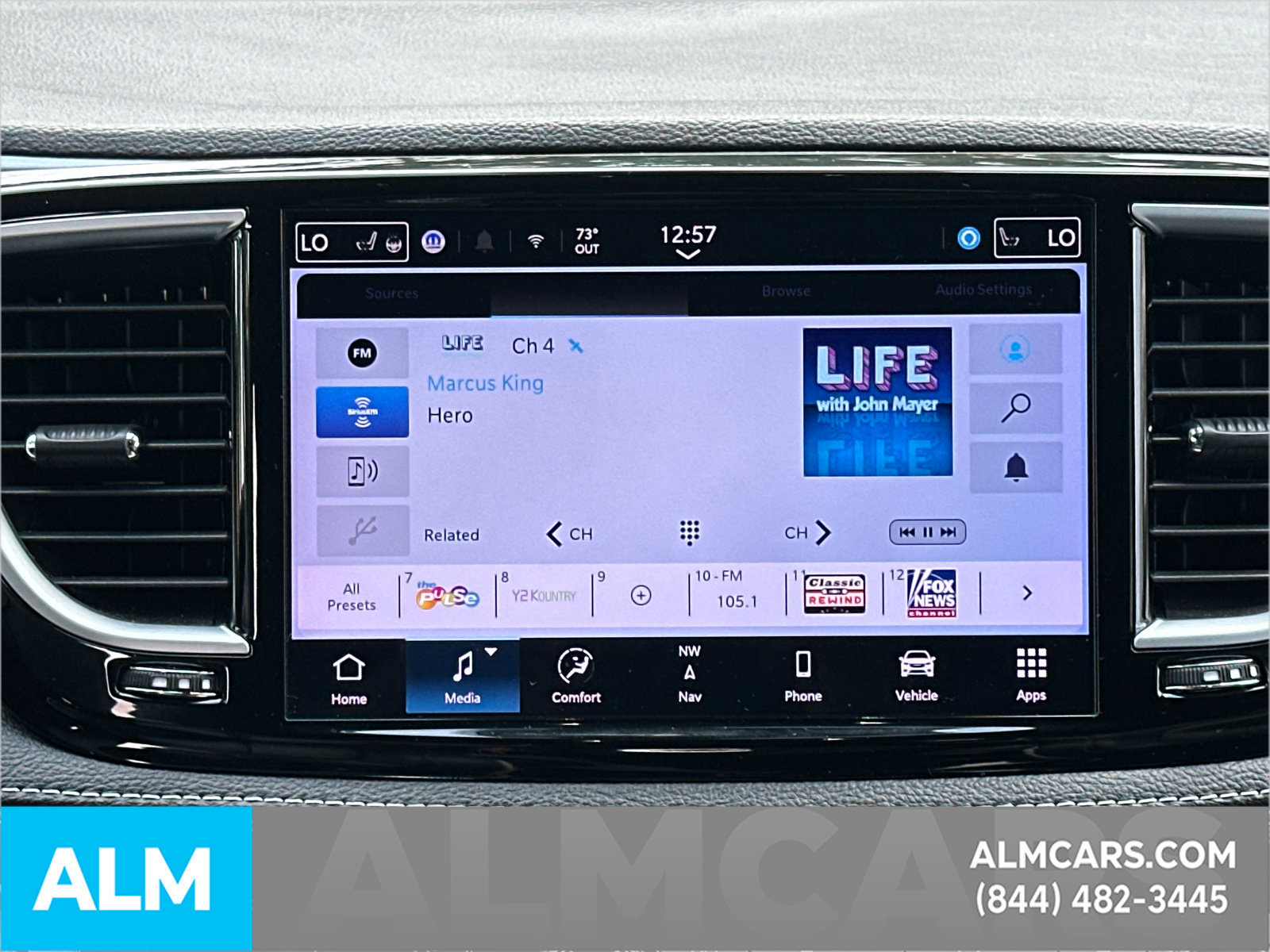 Used 2025 Chrysler Pacifica Limited FWD image 32